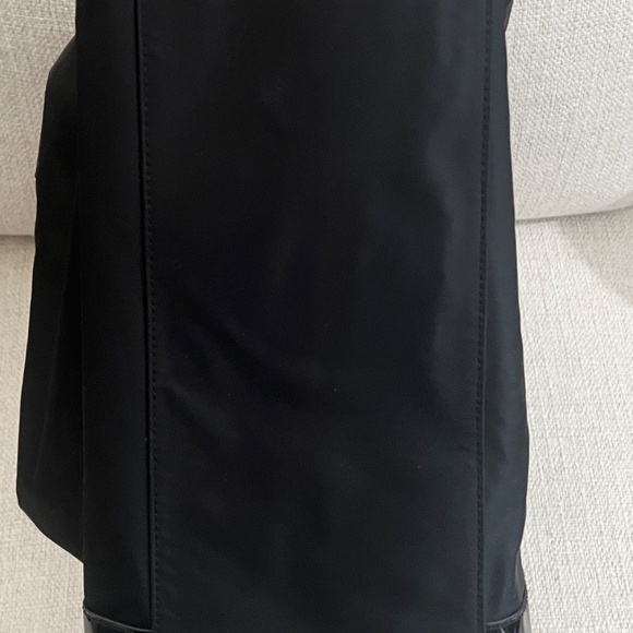 Tory Burch Large Canvas Black Tote w/Patent Leather - Picture 11 of 11
